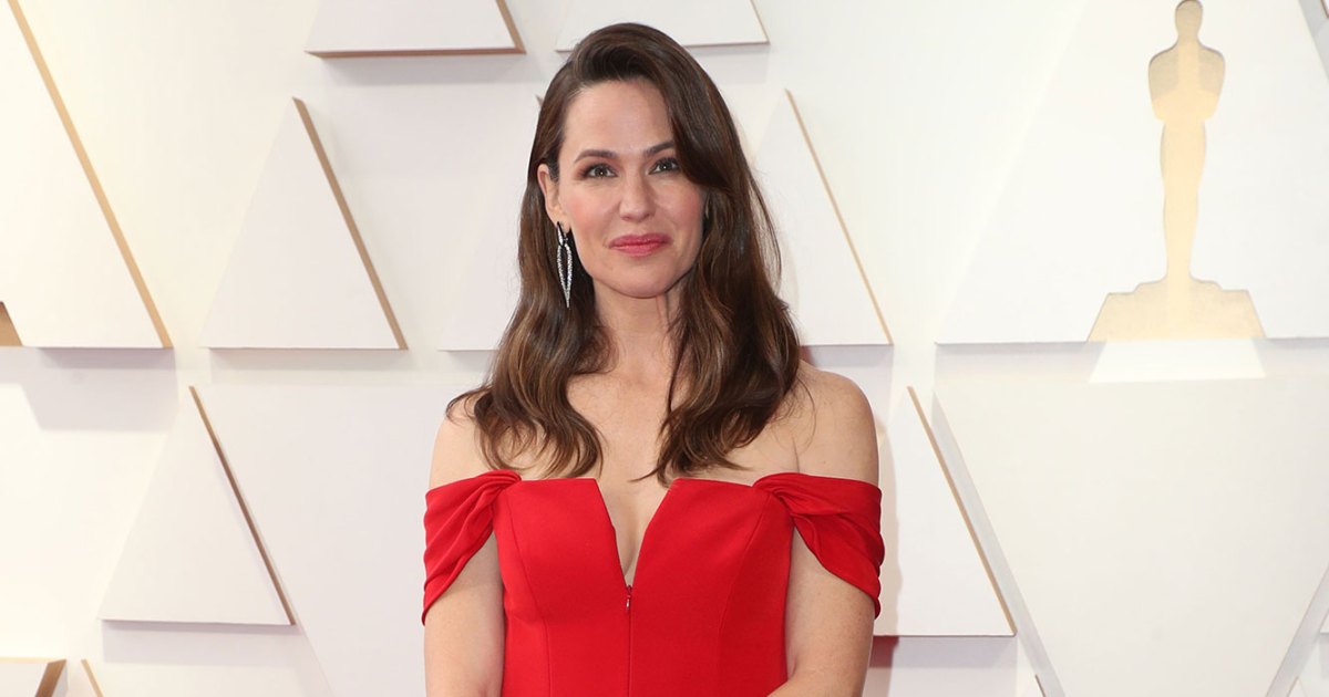 See Jennifer Garner’s Fashion Evolution On and Off the Red Carpet: From ...
