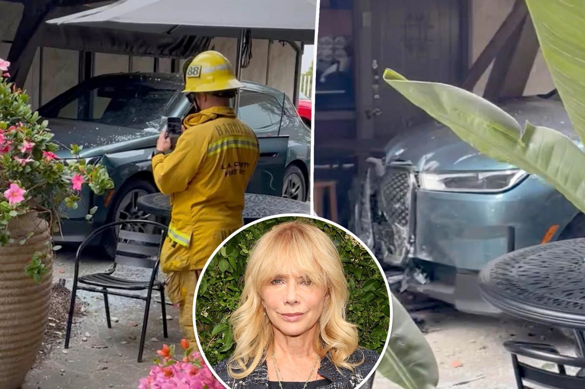 See The Aftermath Of Rosanna Arquettes Crash Into A Malibu Shopping