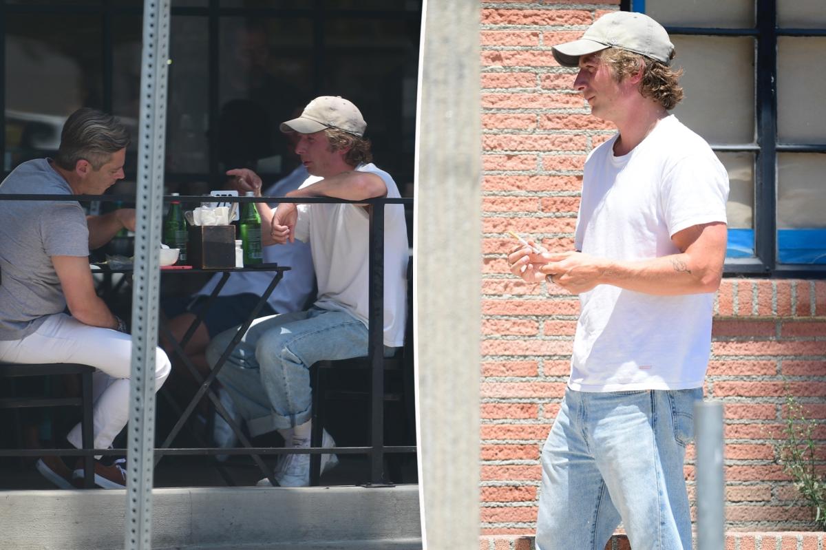 The Bear Star Jeremy Allen White Grabs Lunch With A Friend Amid Divorce Urban News Now